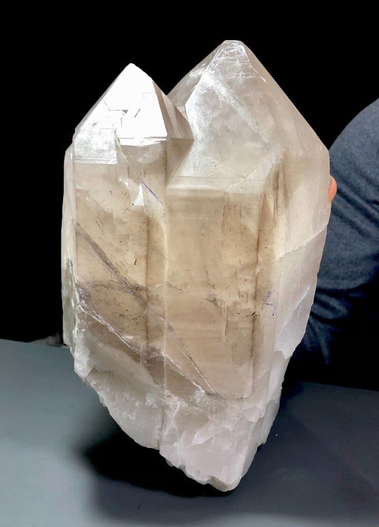 5 KG Undamaged Natural Healing Smoky Quartz - 23X9X6.5 cm: 5 KG Undamaged Natural Healing Smoky Quartz - 23X9X6.5 cmShipping Rate: FREE SHIPPING .shipping rates are determined by Parcel weight and destination.Combined shipping: We offer combine shipping on mu