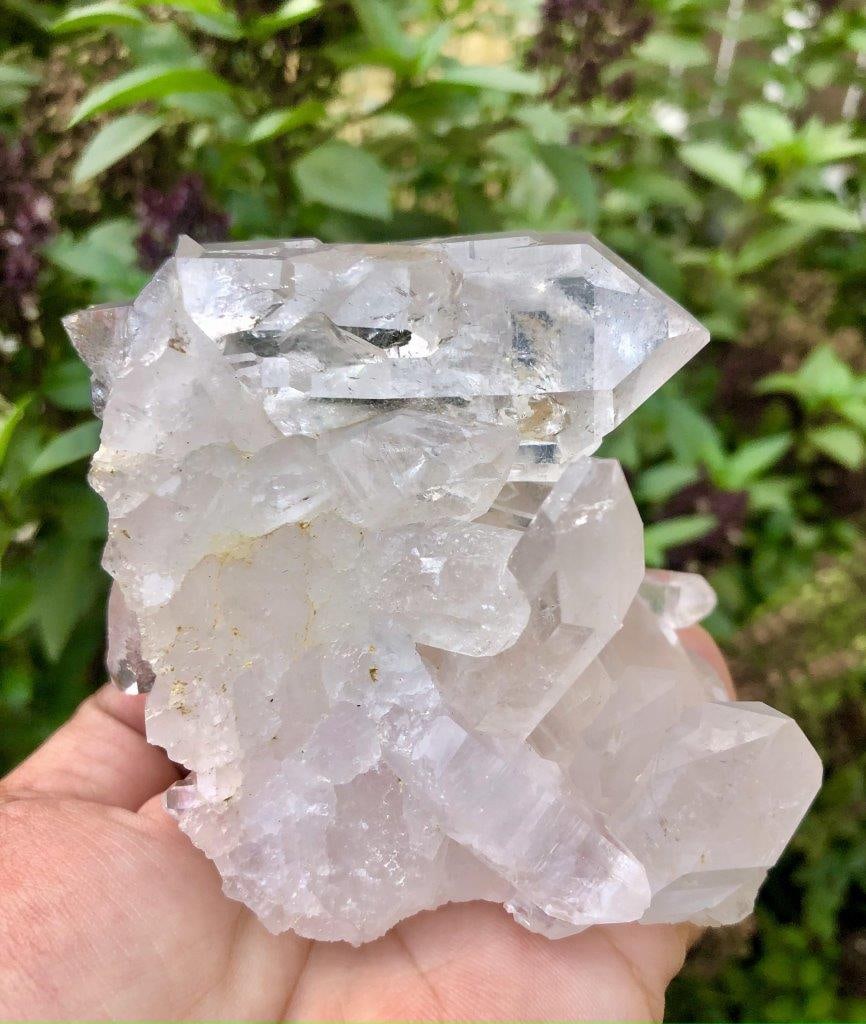 419.97 Grams Beautiful Quartz Crystals Cluster Mineral Specimen - 86X86X78 mm: 419.97 Grams Beautiful Quartz Crystals Cluster Mineral Specimen - 86X86X78 mmShipping Rate: FREE SHIPPING .shipping rates are determined by Parcel weight and destination.Combined shipping: We offer co