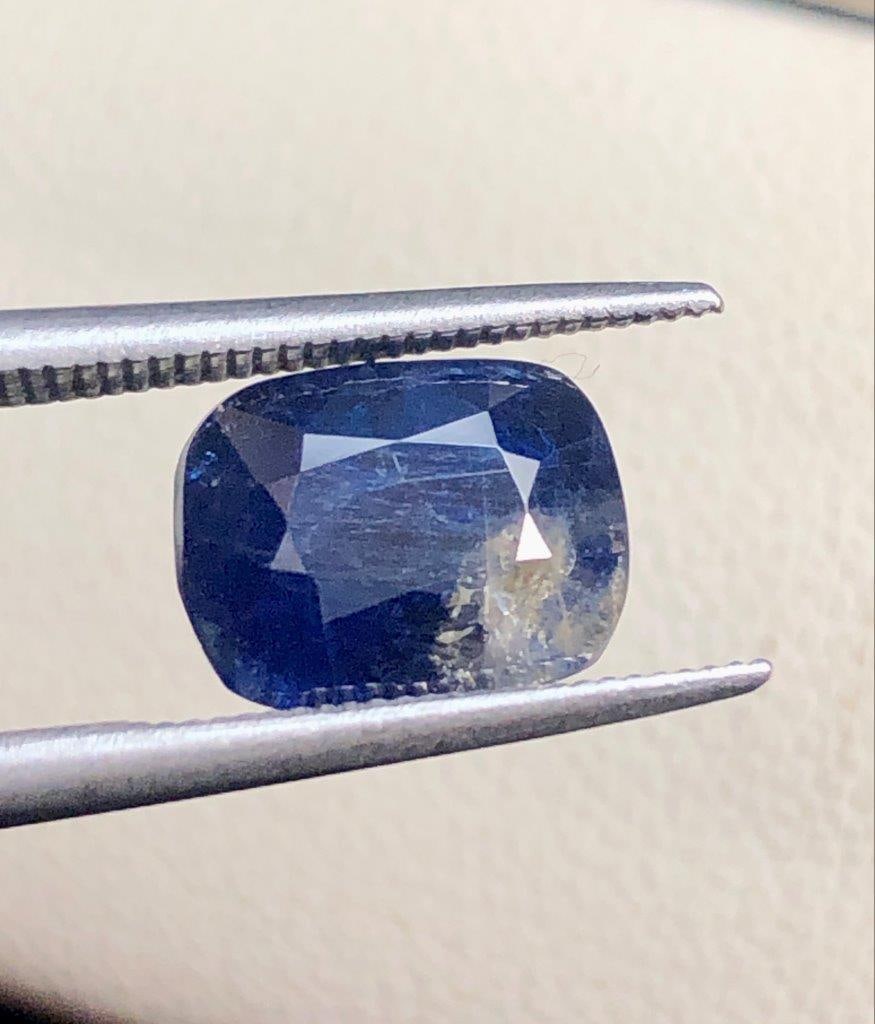 Rare Bi COlor Royal Blue Sapphire Gemstone - 2.90 Carats - 9X7X5 mm: Rare Bi COlor Royal Blue Sapphire Gemstone - 2.90 Carats - 9X7X5 mm Choose design of your own and we will make it for youWe accept custom order in Sterling Silver, Gold and Platinum in WholeSale Price