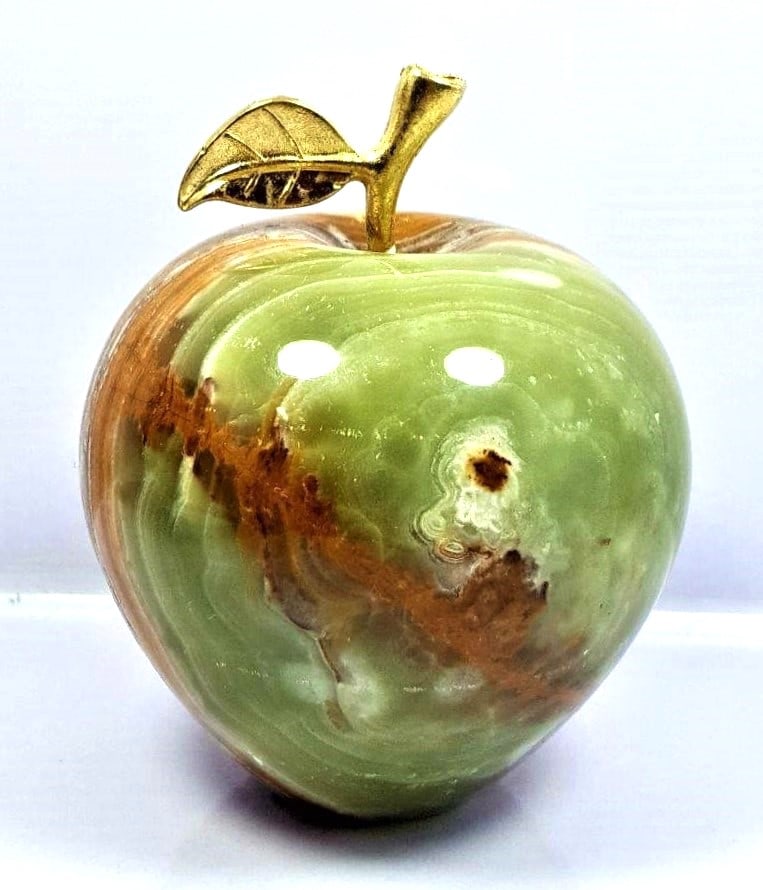 Onix Apple Healing - 563.6 Grams: Onix Apple Healing - 563.6 Grams - 70X74 mmShipping Rate: $50.00 .shipping rates are determined by Parcel weight and destination.Combined shipping: We offer combine shipping on multiple items purchase