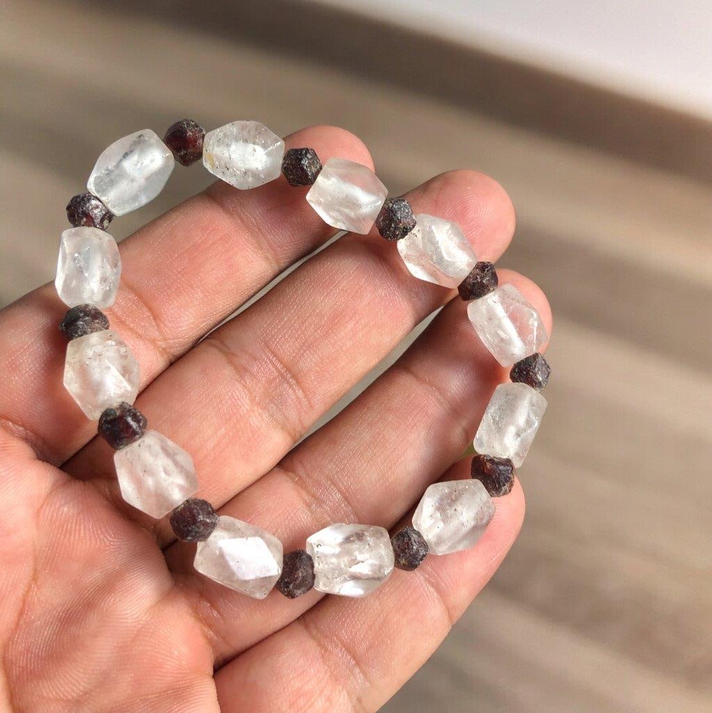 Quartz Garnet Healing Bracelet: Quartz Garnet Healing Bracelet Shipping: