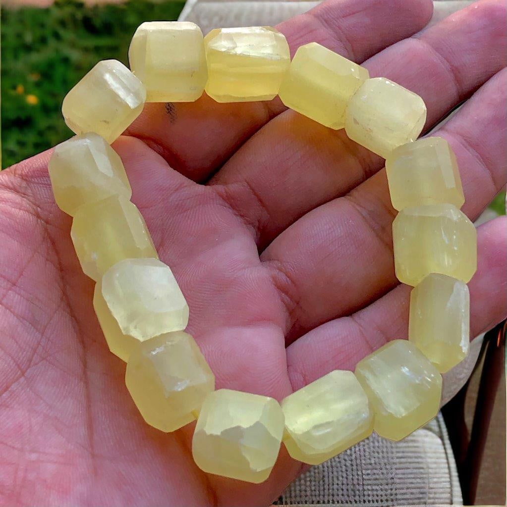 Handmade Green Calcite Beaded Bracelet: Handmade Green Calcite Beaded Bracelet Shipping: