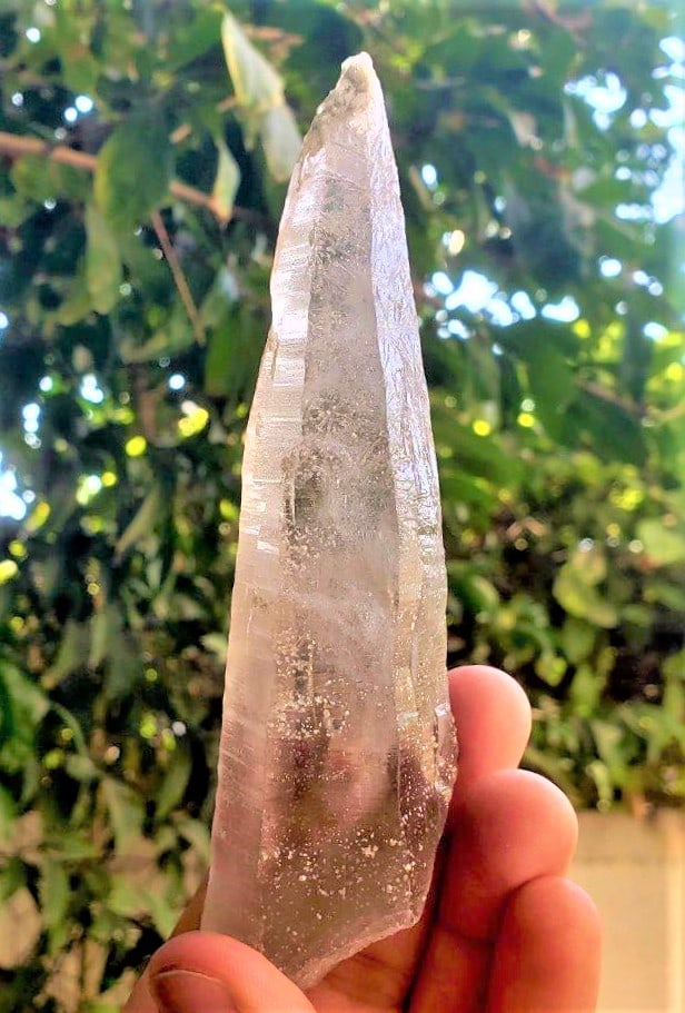 Laser Quartz Crystal - 154.6 Grams: Laser Quartz Crystal - 142X42X30 mm - 154.6 GramsShipping Rate: $23.00 .shipping rates are determined by Parcel weight and destination.Combined shipping: We offer combine shipping on multiple items pu