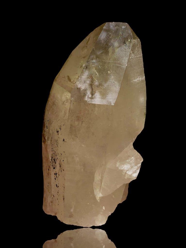 384 Grams Clear Quartz Crystal -106X67X59 mm: 384 Grams Clear Quartz Crystal -106X67X59 mmShipping Rate: $55.00 .shipping rates are determined by Parcel weight and destination.Combined shipping: We offer combine shipping on multiple items purchas