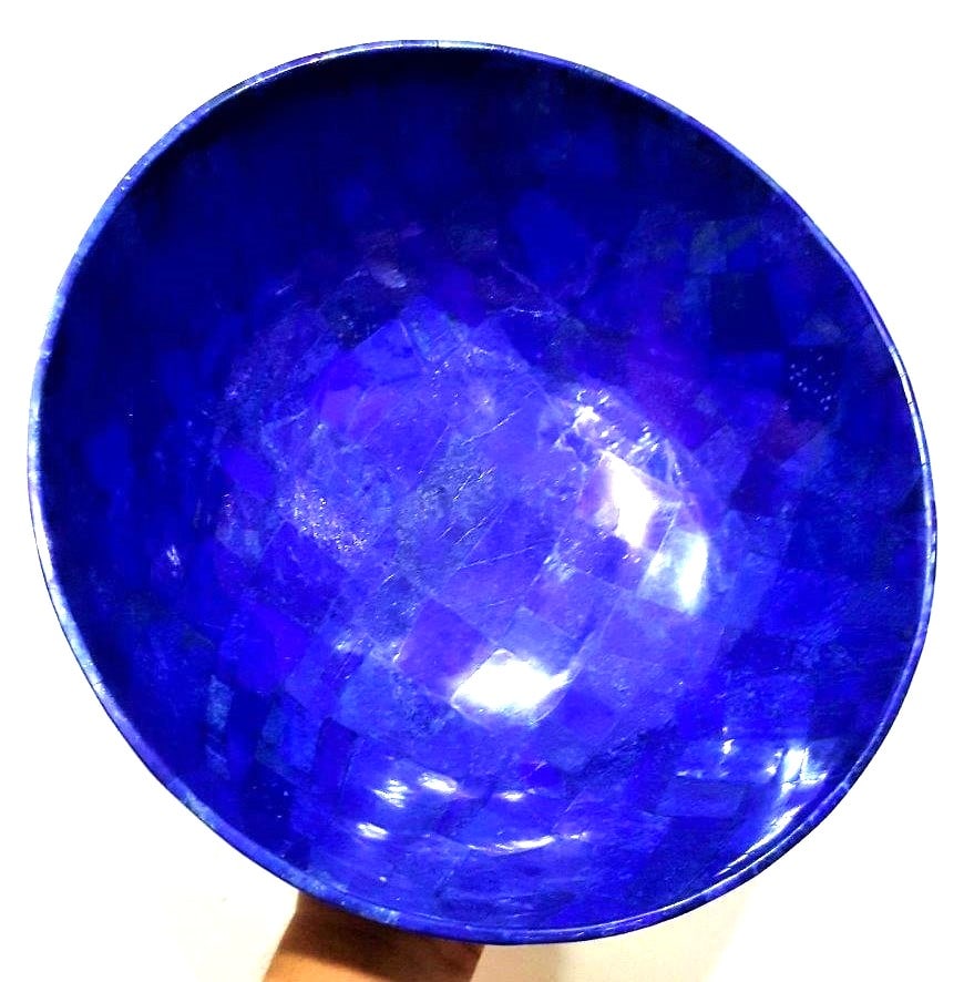 Huge Lapis Lazuli Bowl - 3.5 KG: Huge Lapis Lazuli Bowl - 3.5 KG - Diameter 40 CMShipping Rate: $120.00 .shipping rates are determined by Parcel weight and destination.Combined shipping: We offer combine shipping on multiple items pu