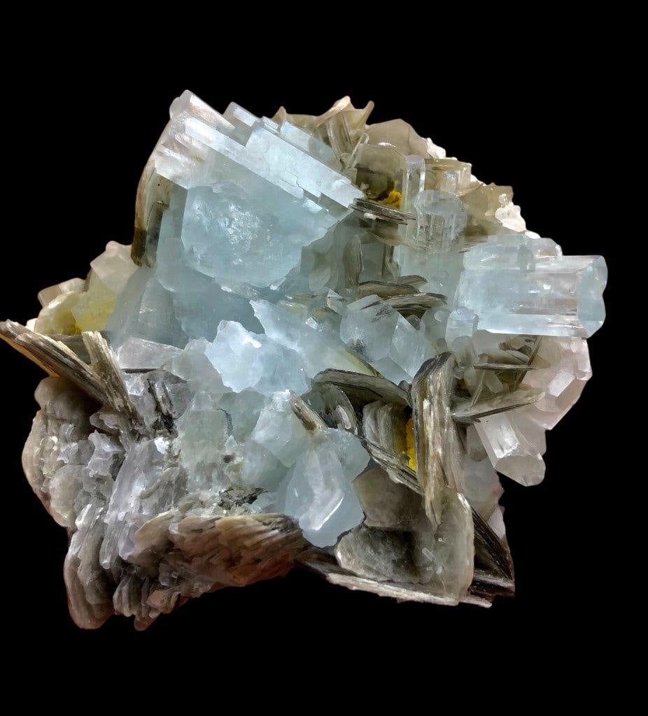 Natural Aquamarine Crystals Cluster Mineral Specimen - 120 Grams: Natural Aquamarine Crystals Cluster Mineral Specimen - 120 GramsShipping Rate: $15.00 .shipping rates are determined by Parcel weight and destination.Combined shipping: We offer combine shipping on mu