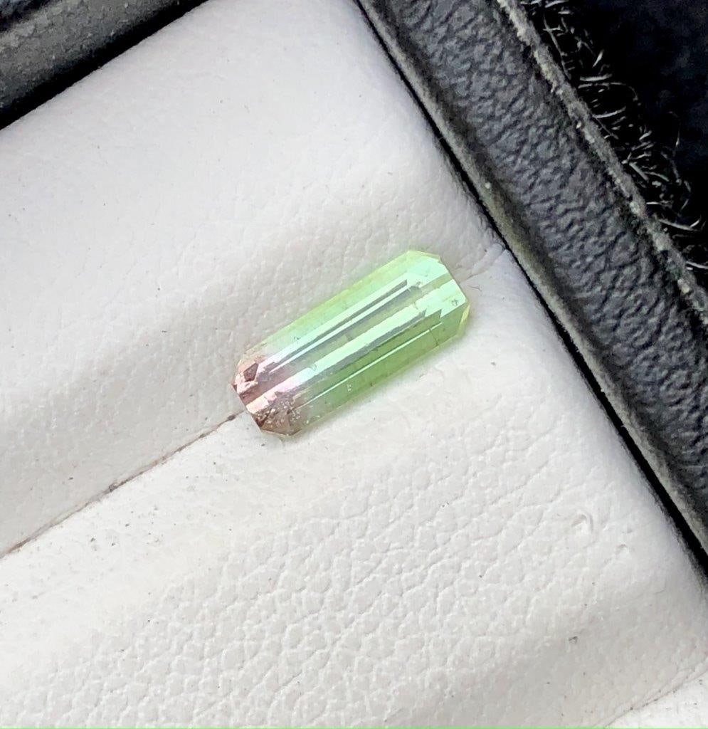 0.80 Carats Bi Colour Tourmaline - 9X4X4 mm: 0.80 Carats Bi Colour Tourmaline - 9X4X4 mm Shipping Rate: $15.00 .shipping rates are determined by Parcel weight and destination.Combined shipping: We offer combine shipping on multiple items purchas