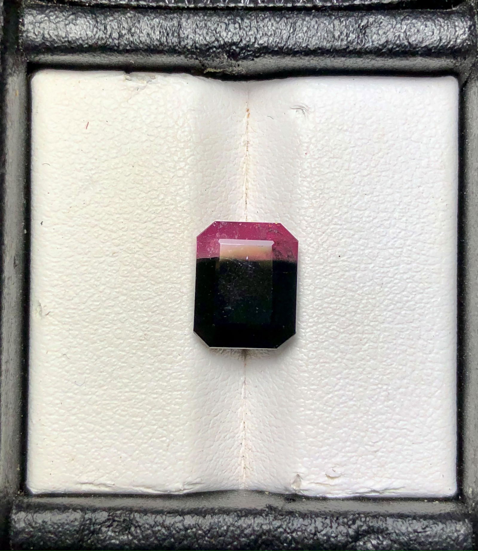 4 Carats Bi-Color Natural Tourmaline - 9X8X6 mm: 4 Carats Bi-Color Natural Tourmaline - 9X8X6 mmShipping Rate: $15.00 .shipping rates are determined by Parcel weight and destination.Combined shipping: We offer combine shipping on multiple items purc