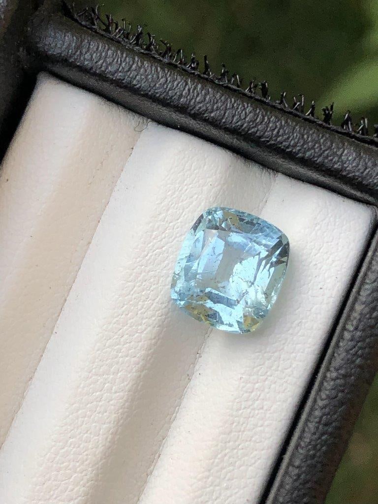 3.35 Carats Santa Maria Aquamrine - 10X8X6 mm: 3.35 Carats Santa Maria Aquamrine - 10X8X6 mmShipping Rate: $15.00 .shipping rates are determined by Parcel weight and destination.Combined shipping: We offer combine shipping on multiple items purcha