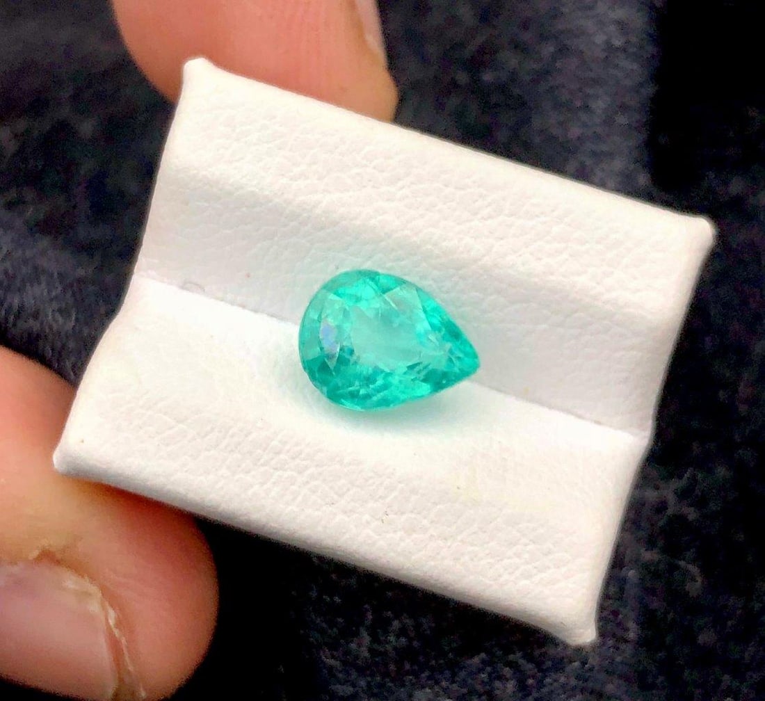 Paraiba Apatite - 1.80 Carats - 8.5X7X5 mm: Paraiba Apatite - 1.80 Carats - 8.5X7X5 mmShipping Rate: $15.00 .shipping rates are determined by Parcel weight and destination.Combined shipping: We offer combine shipping on multiple items purchased