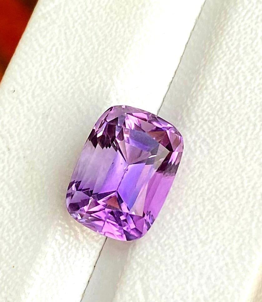 Cushion Cut Beautiful Amethyst Stone - 9.5 Carats - 14X10X10 mm (1 of 2)