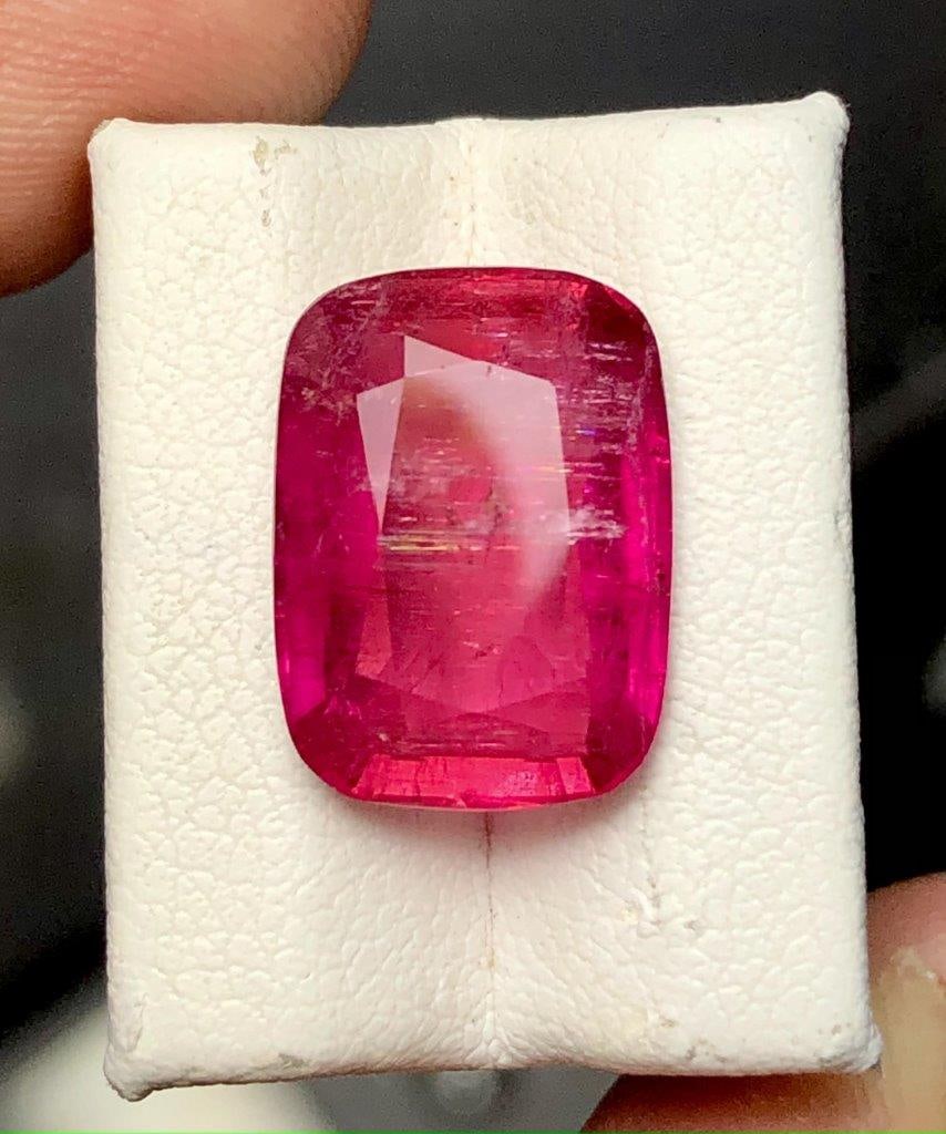Rubelite Tourmaline - 7.20 Carats - 14X10X6 mm: Rubelite Tourmaline - 7.20 Carats - 14X10X6 mm Shipping Rate: FREE SHIPPINGshipping rates are FREE WORLDWIDECombined shipping: We offer combine shipping on multiple items purchased to reduce shipping