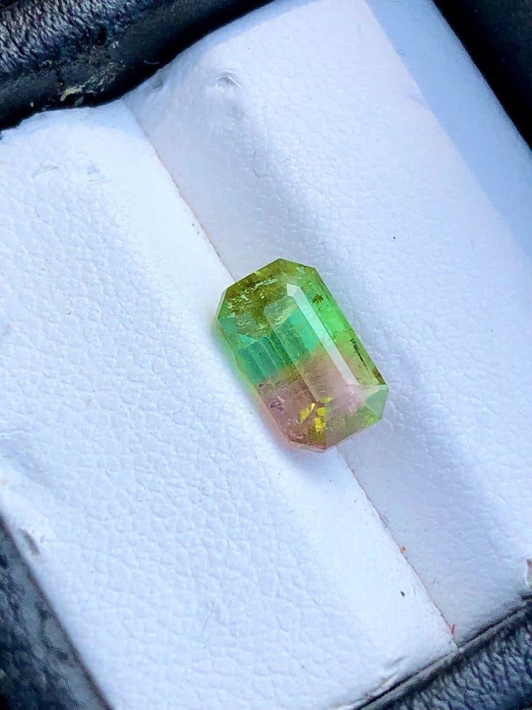 1.95 Carats Bi Color Tourmaline - 9X5X5 mm: 1.95 Carats Bi Color Tourmaline - 9X5X5 mm Shipping Rate: FREE SHIPPINGshipping rates are FREE WORLDWIDECombined shipping: We offer combine shipping on multiple items purchased to reduce shipping cost
