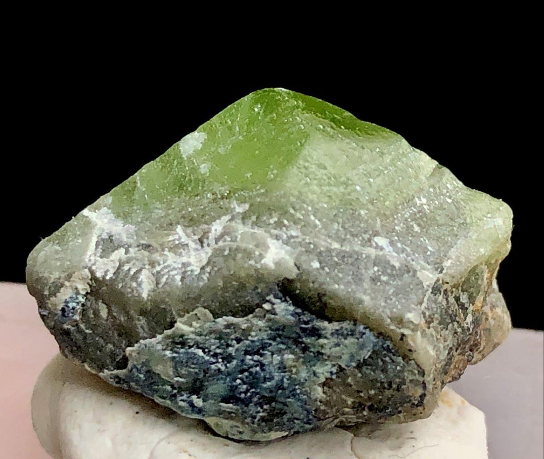 5 Grams Natural Peridot Crystal - 20X13X11 mm: 5 Grams Natural Peridot Crystal - 20X13X11 mmShipping Rate: 23$ WorldWideshipping rates are determined by Parcel weight and destination.Combined shipping: We offer combine shipping on multiple items p