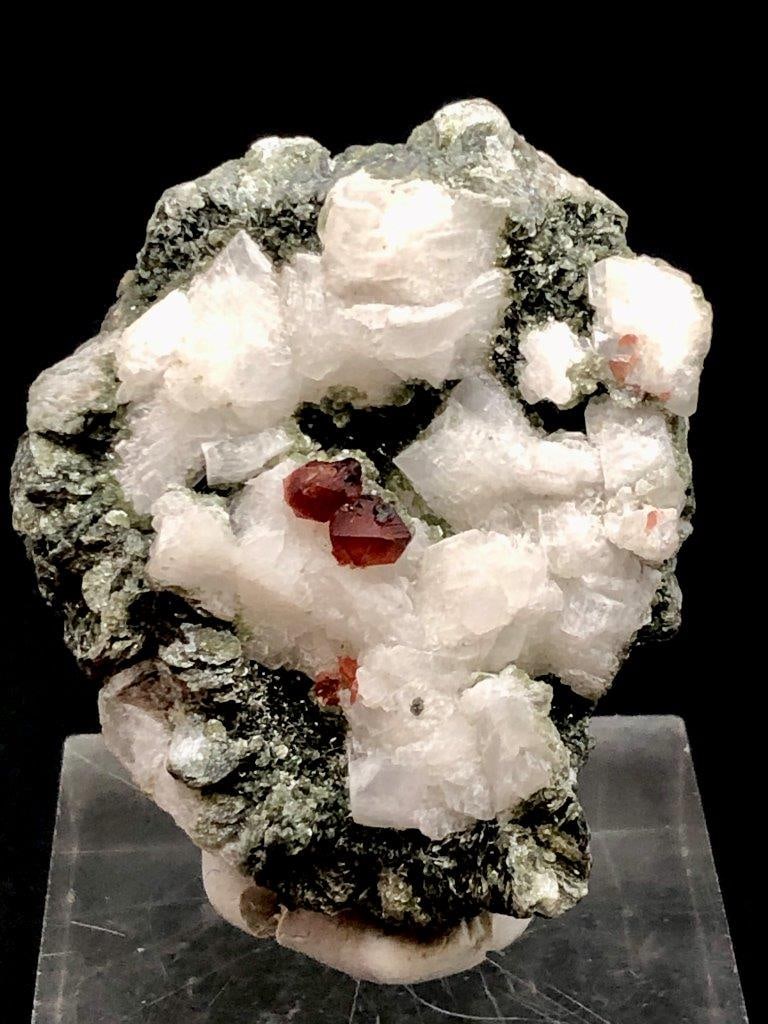 Garnet Crystals On Matrix Mineral Specimen - 38Grams - 45X40X28 mm: Garnet Crystals On Matrix Mineral Specimen - 38Grams - 45X40X28 mmShipping Rate: 23$ WorldWideshipping rates are determined by Parcel weight and destination.Combined shipping: We offer combine shippin