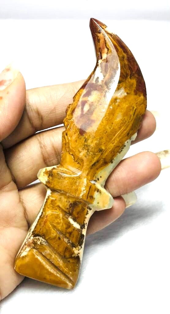 Onyx green multi shade knife 60G: Onyx green multi shade knife - 108X31mm - 60G Shipping: $23.00. Shipping rates are determined by Parcel weight and destination.