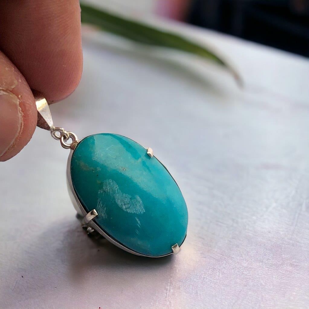 AAA Quality Natural Turquoise Pendant: AAA Quality Natural Turquoise Pendant Shipping:
