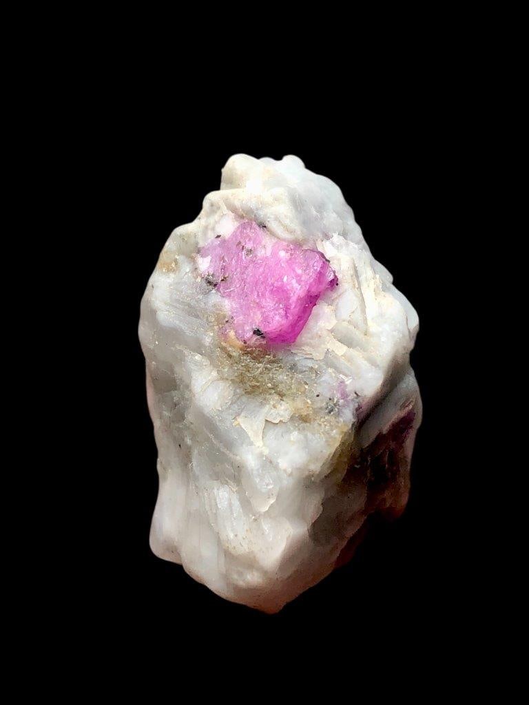 10.24 Grams Natural Ruby Crystal On Matrix - 35X20X12 mm: 10.24 Grams Natural Ruby Crystal On Matrix - 35X20X12 mmShipping Rate: 23$.00 .shipping rates are determined by Parcel weight and destination.Combined shipping: We offer combine shipping on multiple i