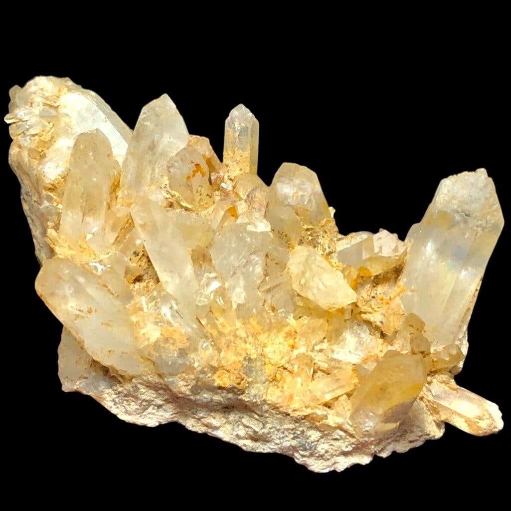 54.81 GRAMS QUARTZ CRYSTALS CLUSTER MINERAL - 80X40X20 mm: 54.81 GRAMS QUARTZ CRYSTALS CLUSTER MINERAL - 80X40X20 mmShipping Rate: 23$ .shipping rates are determined by Parcel weight and destination.Combined shipping: We offer combine shipping on multiple ite