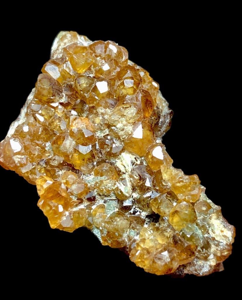 8.25 Grams Hessonite Garnet Mineral Specimen - 30X18X13 mm: 8.25 Grams Hessonite Garnet Mineral Specimen - 30X18X13 mmShipping Rate: 23$ .shipping rates are determined by Parcel weight and destination.Combined shipping: We offer combine shipping on multiple it