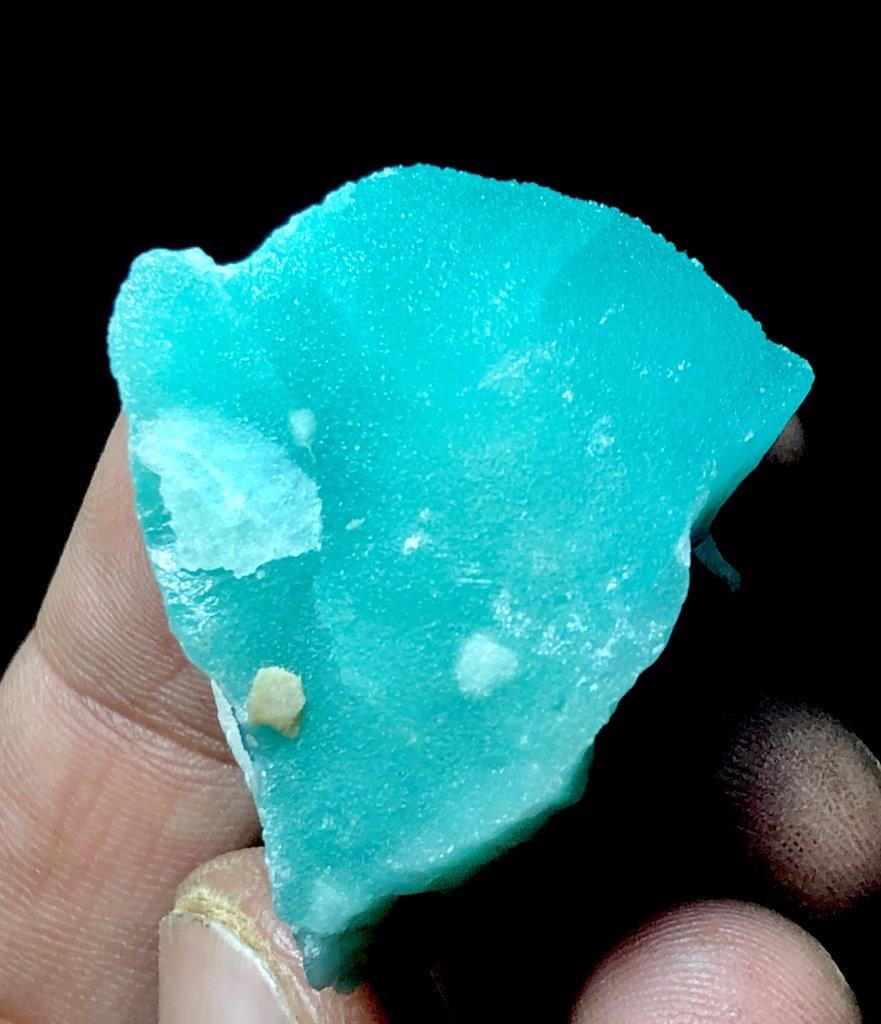 27.4 Grams Natural Aragonite Crystal - 35X30X20 mm: 27.4 Grams Natural Aragonite Crystal - 35X30X20 mm Shipping Rate: 23$ .shipping rates are determined by Parcel weight and destination.Combined shipping: We offer combine shipping on multiple items pur