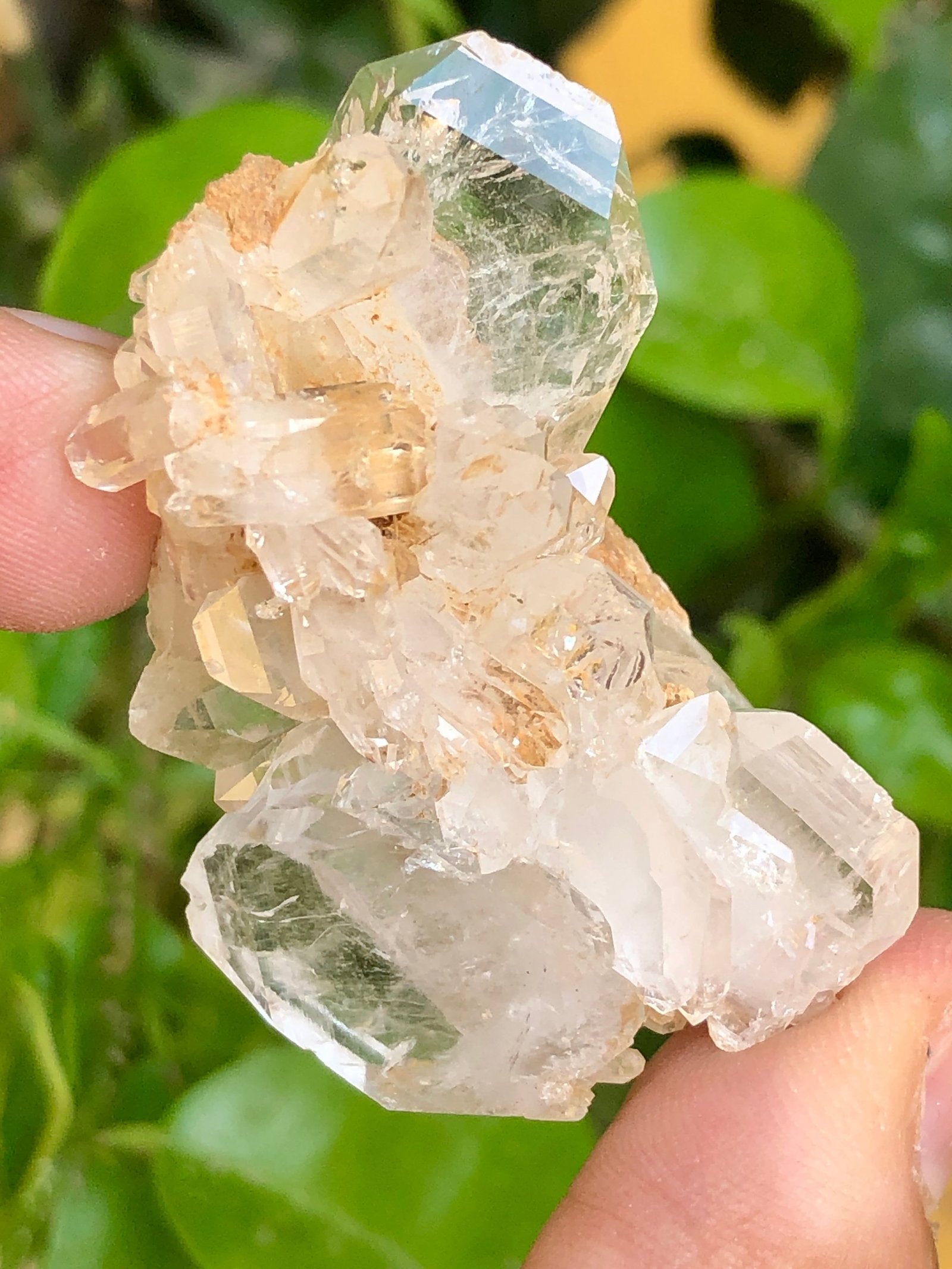 Quartz Crystals Undamaged Mineral Specimen - 34.14 Grams - 53X49X26 mm: Quartz Crystals Undamaged Mineral Specimen - 34.14 Grams - 53X49X26 mmShipping Rate: 23$ .shipping rates are determined by Parcel weight and destination.Combined shipping: We offer combine shipping on