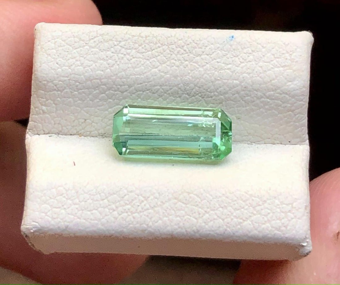 1.85 Carats Natural Mint Green Tourmaline - 11X5X4 mm: 1.85 Carats Natural Mint Green Tourmaline - 11X5X4 mm Shipping: