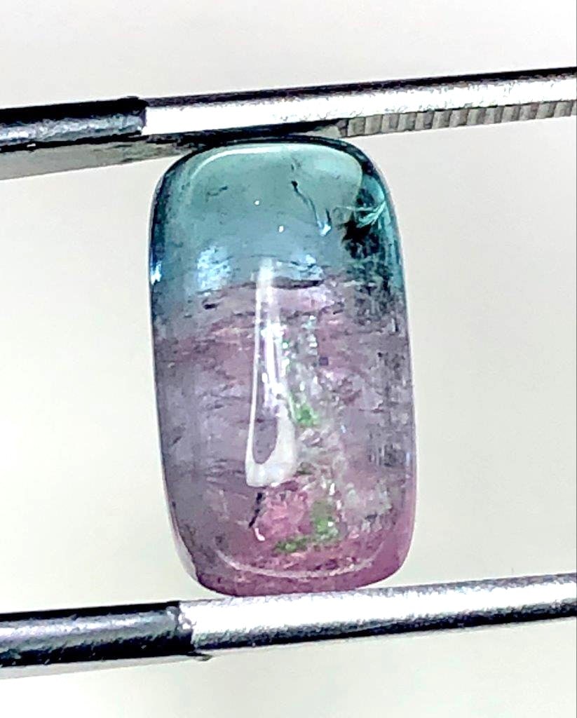 5.15 Carats Bi Colour Tourmaline Cab - 14X7X6 mm: 5.15 Carats Bi Colour Tourmaline Cab - 14X7X6 mm SHIPPING: 23$ Worldwide :