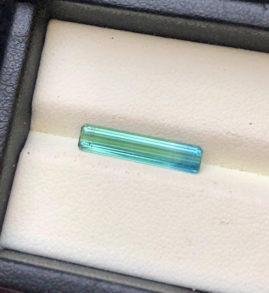 1.50 CARATS BLUISH GREEN TOURMALINE GEMSTONE - 17X5X3 mm: 1.50 CARATS BLUISH GREEN TOURMALINE GEMSTONE - 17X5X3 mm SHIPPING: 23$ Worldwide