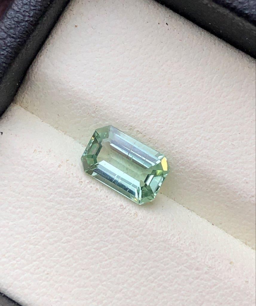 1.45 CARATS MINT GREEN TOURMALINE - 9X6X4 mm: 1.45 CARATS MINT GREEN TOURMALINE - 9X6X4 mm SHIPPING: 23$ Worldwide