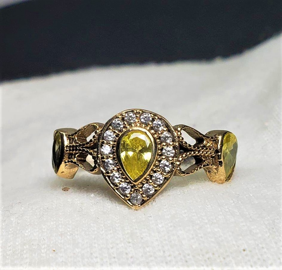 Turkish Handmade Bronze Ladies Ring: Turkish Handmade Bronze Ladies Ring FREE SHIPPING Shipping rates are determined by Parcel weight and destination.