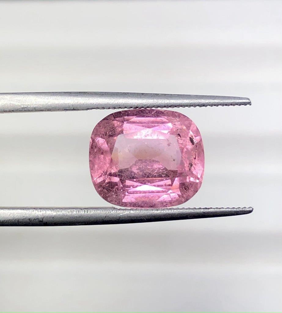 4.15 Carats Pink Tourmaline Gemstone - 11X9X6 mm: 4.15 Carats Pink Tourmaline Gemstone - 11X9X6 mm FREE SHIPPING:
