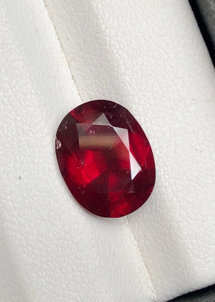Rhodolite Garnet Gemstone - 5.55 Carats - 13X10X6 mm: Rhodolite Garnet Gemstone - 5.55 Carats - 13X10X6 mm FREE SHIPPING: