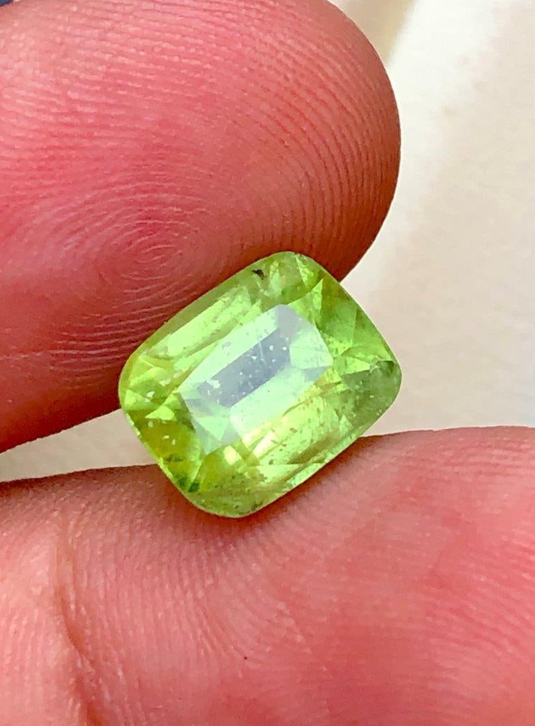4.20 Carats Natural Peridot Gemstone - 10X9X6 mm: 4.20 Carats Natural Peridot Gemstone - 10X9X6 mm FREE SHIPPING: