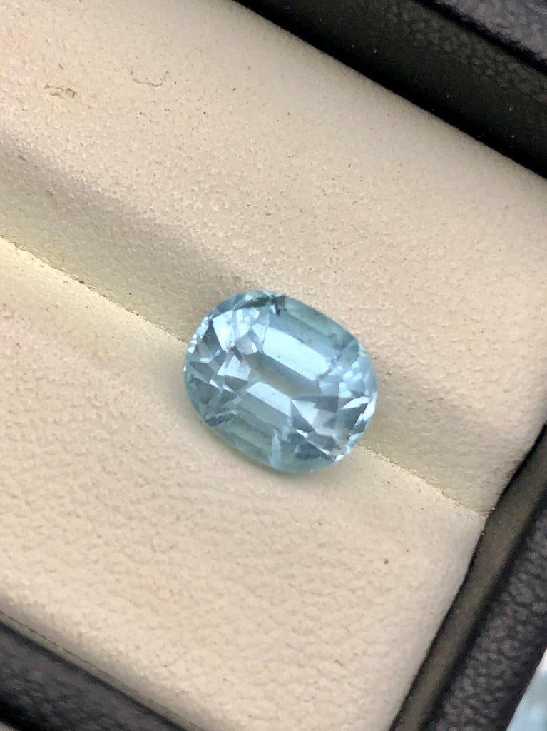 4.25 Carats Sea Blue Natural Aquamarine Gemstone - 12X10X7 mm: 4.25 Carats Sea Blue Natural Aquamarine Gemstone - 12X10X7 mm FREE SHIPPING:
