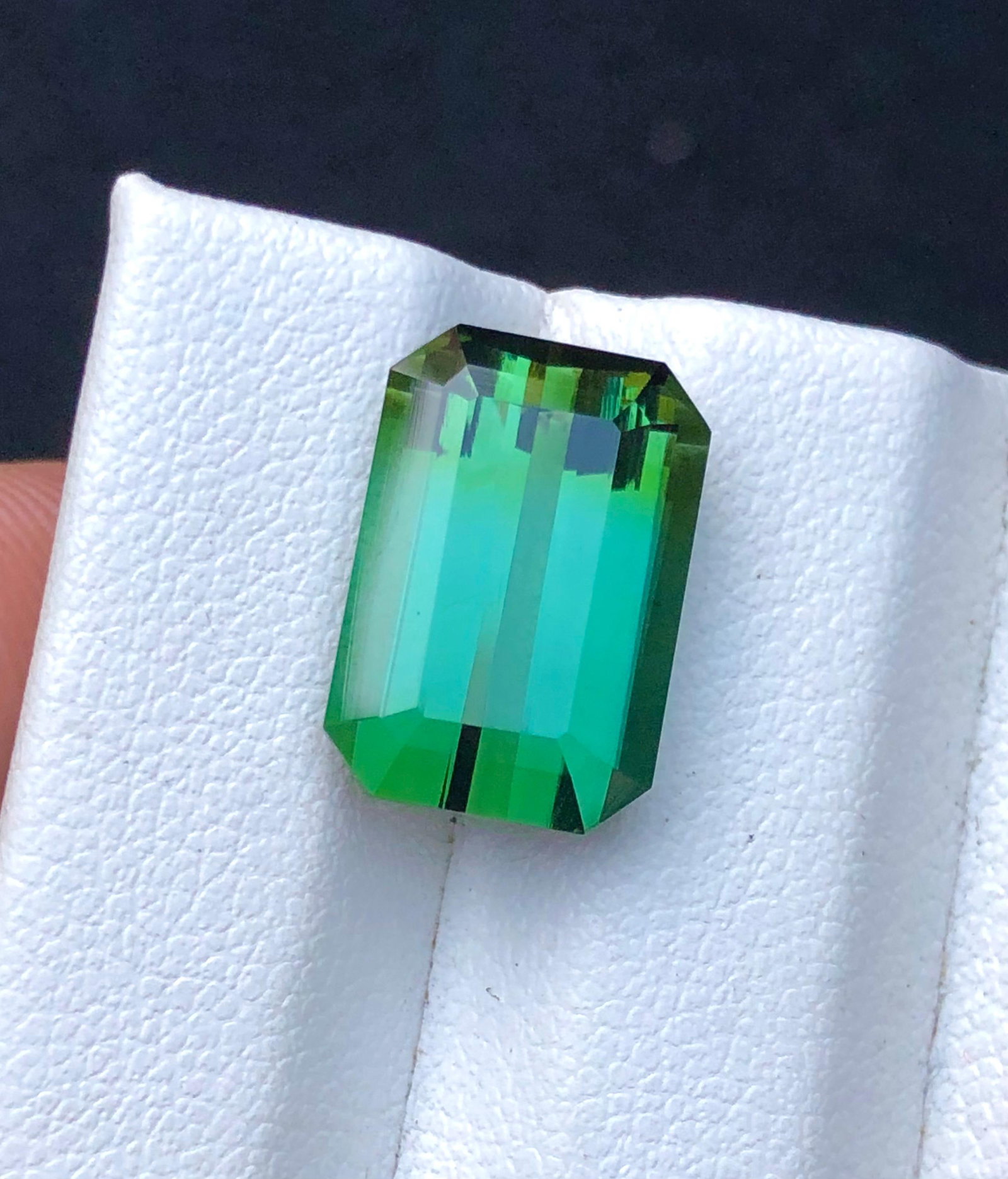 AAA Quality 8.60 Carats Flawless Natural Tourmaline Gemstone - 14X10X7 mm (1 of 2)