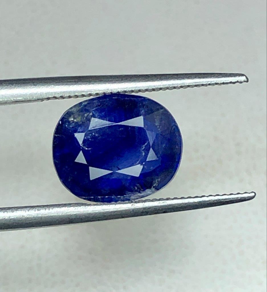 2.90 CARATS DEEP BLUE SAPPHIRE - 9.5X8X4 mm (1 of 7)