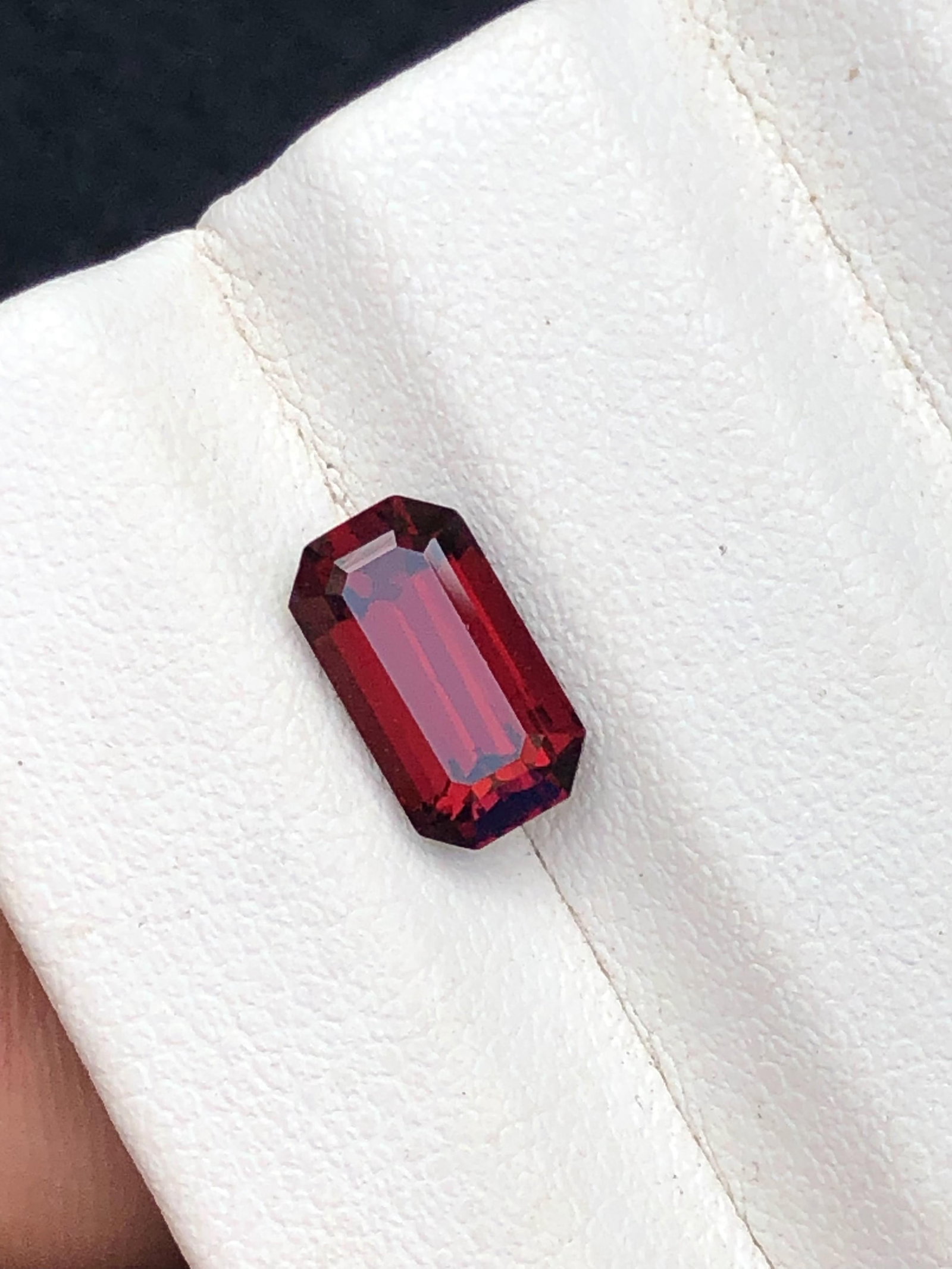 2.40 carats Rhodolite Garnet Gemstone - 8X4X4 mm: 2.40 carats Rhodolite Garnet Gemstone - 8X4X4 mmShipping Rate: $15.00 .shipping rates are determined by Parcel weight and destination.Combined shipping: We offer combine shipping on multiple items pur