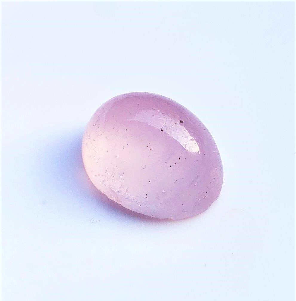 Rose Quartz Cab - 21.5 Carats: Rose Quartz Cab - 21.5 Carats - 20X15X10 mmShipping Rate: $15.00 .shipping rates are determined by Parcel weight and destination.Combined shipping: We offer combine shipping on multiple items purchase