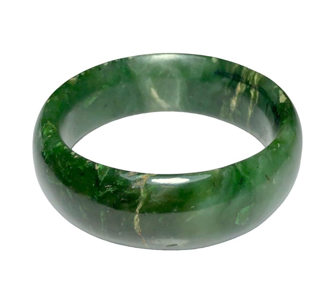 Nephrite Jade Bangle - Diameter 61 mm: Nephrite Jade Bangle - Diameter 61 mmShipping Rate: $25.00 .shipping rates are determined by Parcel weight and destination.Combined shipping: We offer combine shipping on multiple items purchased to r