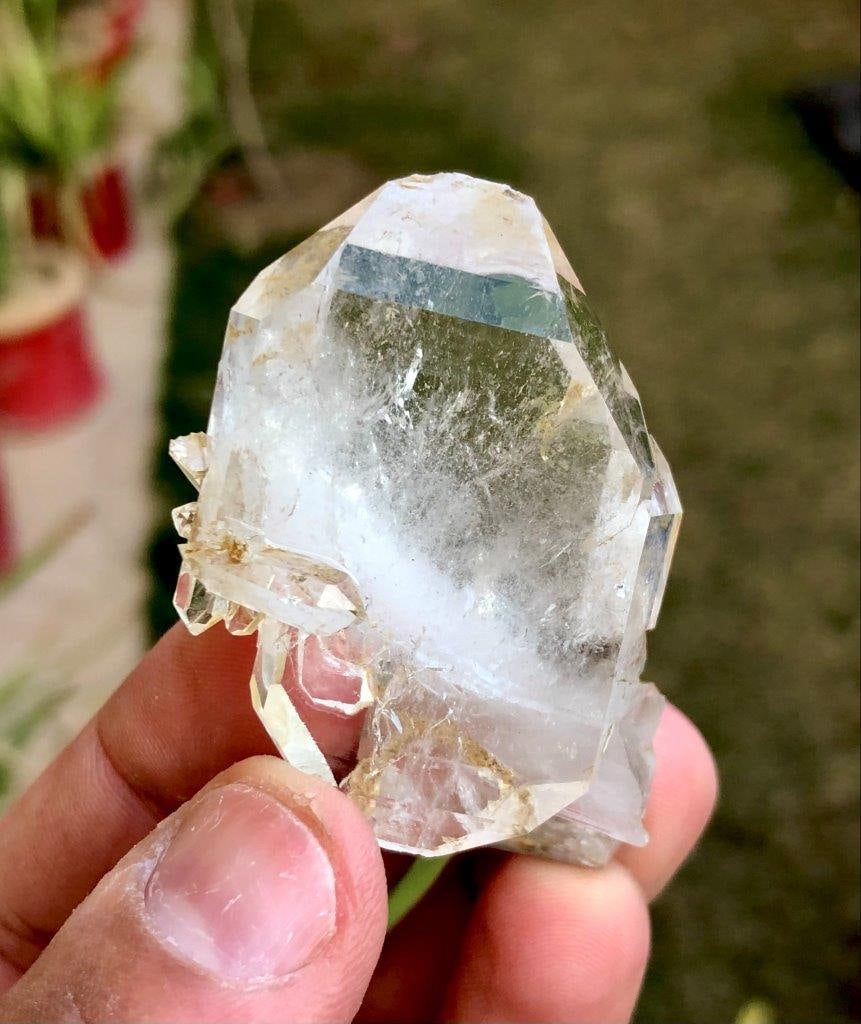 Very Interesting Quartz Crystal - 40.80 Grams - 53X46X20 mm: Very Interesting Quartz Crystal - 40.80 Grams - 53X46X20 mmShipping Rate: FREE SHIPPING .shipping rates are determined by Parcel weight and destination.Combined shipping: We offer combine shipping on