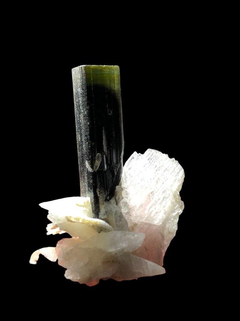 Natural Green Cab Tourmaline Istaknala - 7.80 Grams - 1.5X1X1 INCH: Natural Green Cab Tourmaline Istaknala - 7.80 Grams - 1.5X1X1 INCH Shipping Rate: FREE SHIPPINGshipping rates are determined by Parcel weight and destination.Combined shipping: We offer combine shippi