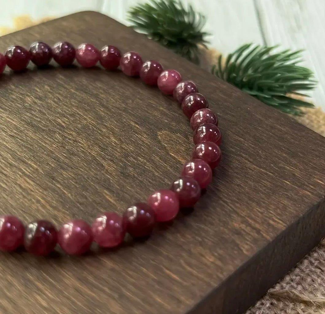 Best Quality Natural Red Garnet Stretchable Bracelet (1 of 3)