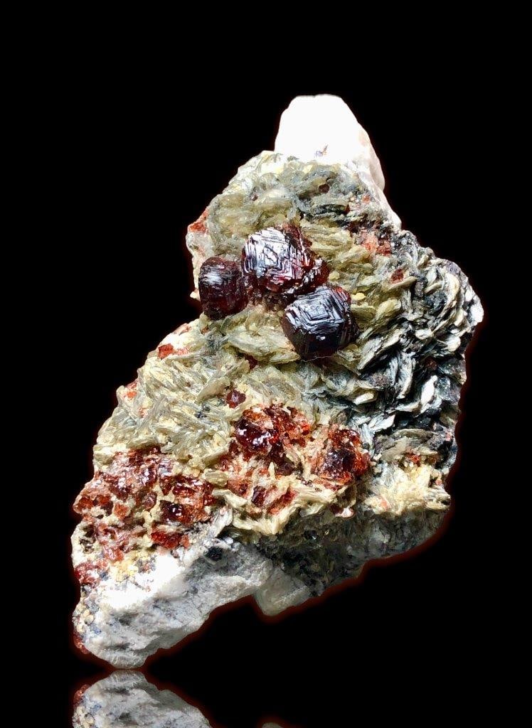 150 Grams Garnet Cluster With Mica Mineral - 86X47X38 mm: 150 Grams Garnet Cluster With Mica Mineral - 86X47X38 mmShipping Rate: $23.00 .shipping rates are determined by Parcel weight and destination.Combined shipping: We offer combine shipping on multiple i