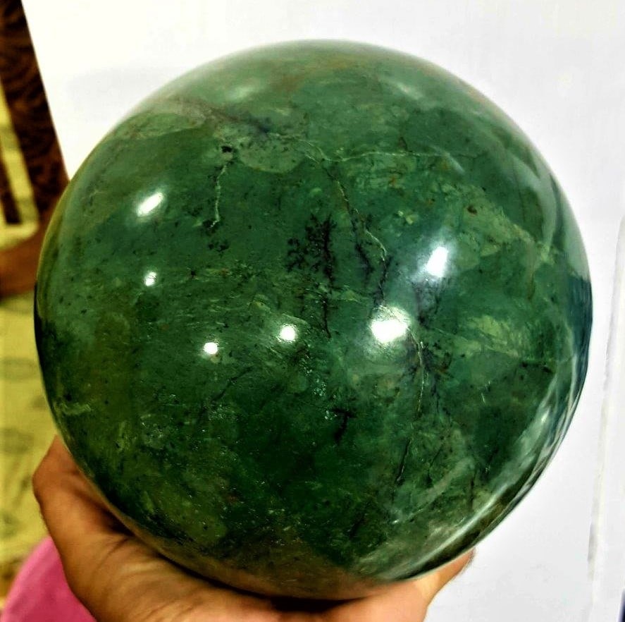 6.5 KG Green Nephrite Jade Sphere: 6.5 KG Green Nephrite Jade SphereShipping Rate: $150.00 .shipping rates are determined by Parcel weight and destination.Combined shipping: We offer combine shipping on multiple items purchased to redu