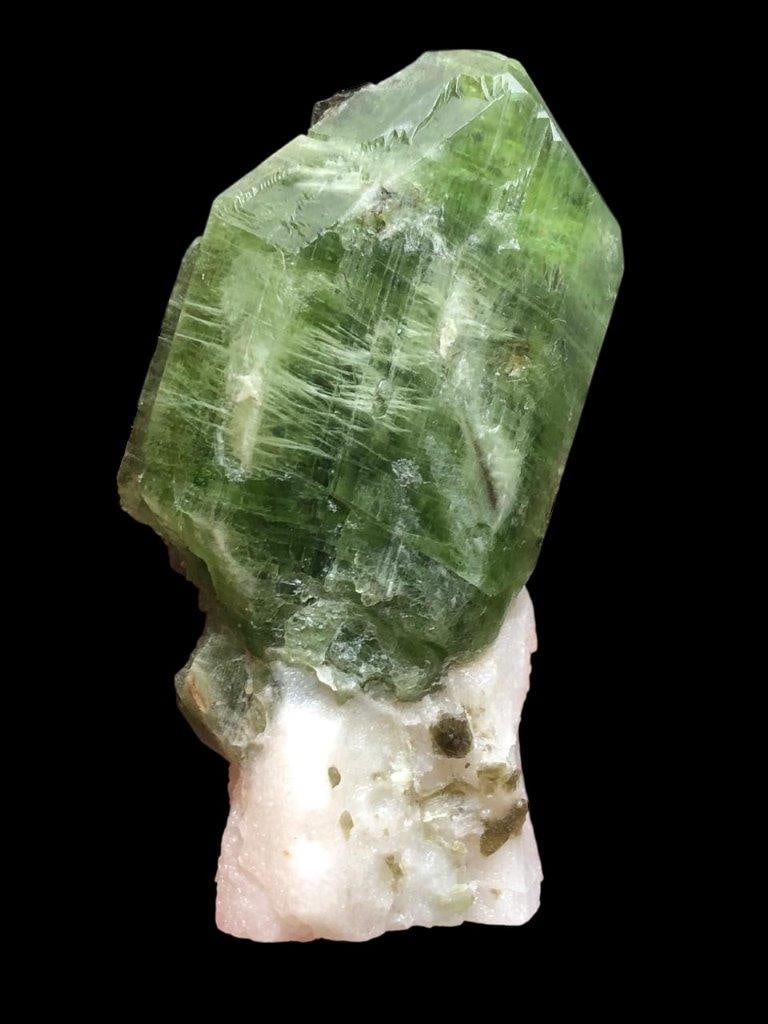 BEAUTIFUL DIOPSIDE MINERAL SPECIMEN - 153 Grams- 9.14x4.8x2.9 cm (1 of 3)