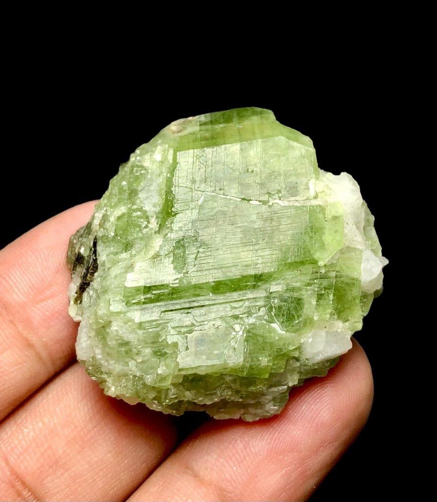 Terminated Diopside Crystal - 36 Grams - 39X38X20 mm: Terminated Diopside Crystal - 36 Grams - 39X38X20 mmShipping Rate: $23.00 .shipping rates are determined by Parcel weight and destination.Combined shipping: We offer combine shipping on multiple items