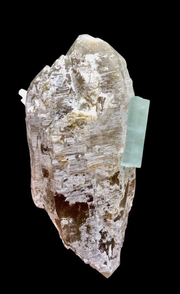 Aquamarine With Quartz Crystal Mineral Specimen - 159 Grams - 99X55X35 mm: Aquamarine With Quartz Crystal Mineral Specimen - 159 Grams - 99X55X35 mm Shipping Rate: $25.00 .shipping rates are determined by Parcel weight and destination.Combined shipping: We offer combine ship