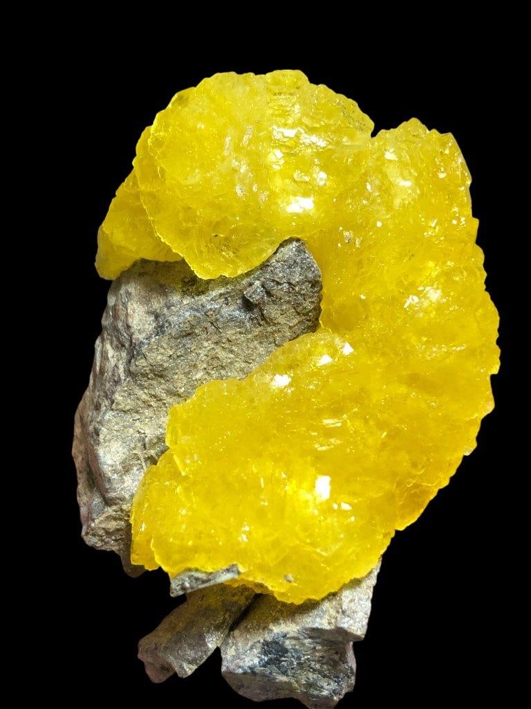 68 Grams Brucite Mineral Specimen yellow brucite crystal Raw brucite mineral specimen for (1 of 6)
