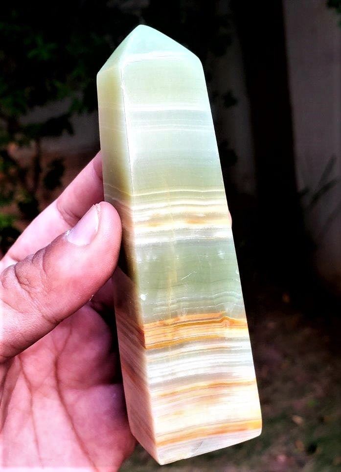 Onix Tower - 195.7 Grams (1 of 2)